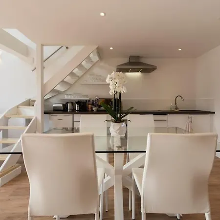 Apartment Duplex Plein Centre, Zone Pietonne, 2 *